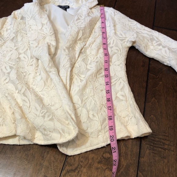 Lace jacket - Picture 6 of 8